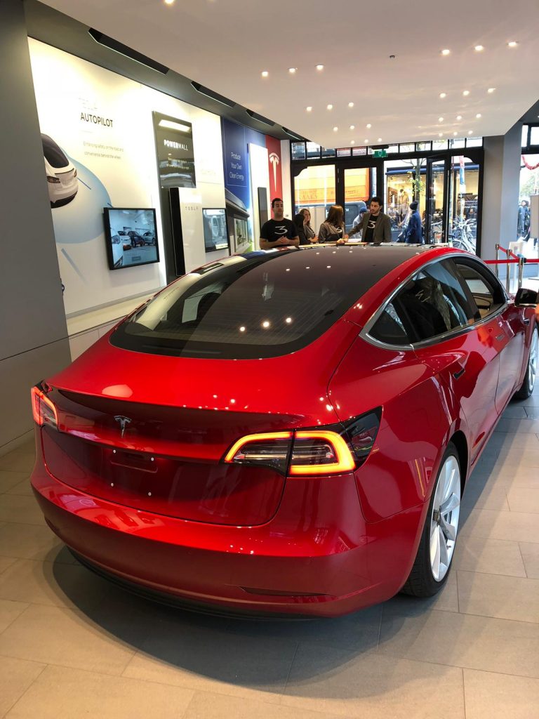 Prijzen Tesla Model 3 in Nederland bekend! -