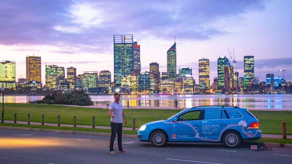 Nederlander legt 100.000 kilometer af met zijn elektrische auto naar buitenland